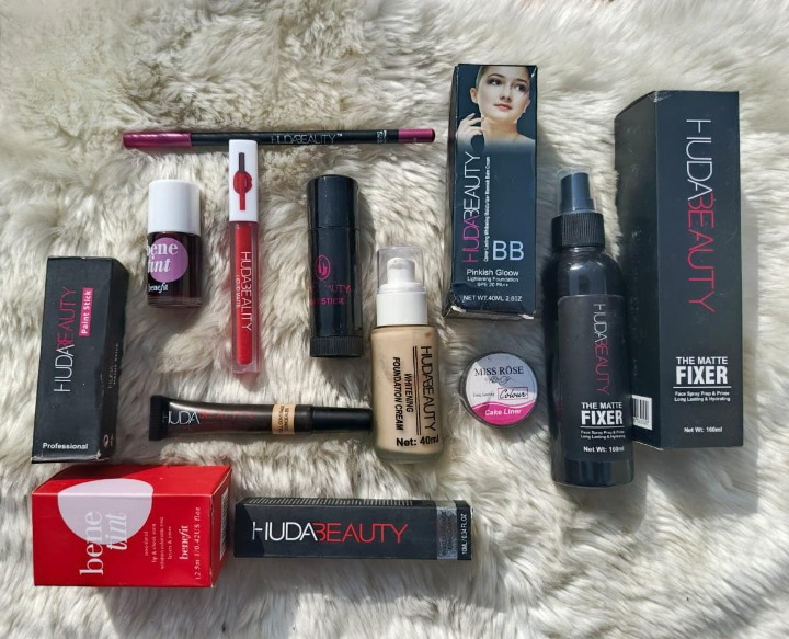 8 in 1 Makeup Deal bundle with foundation, concealer, lip gloss, lip tint, lip pencil, cake liner, make-up fixer, and TV stick – complete beauty set for flawless looks.